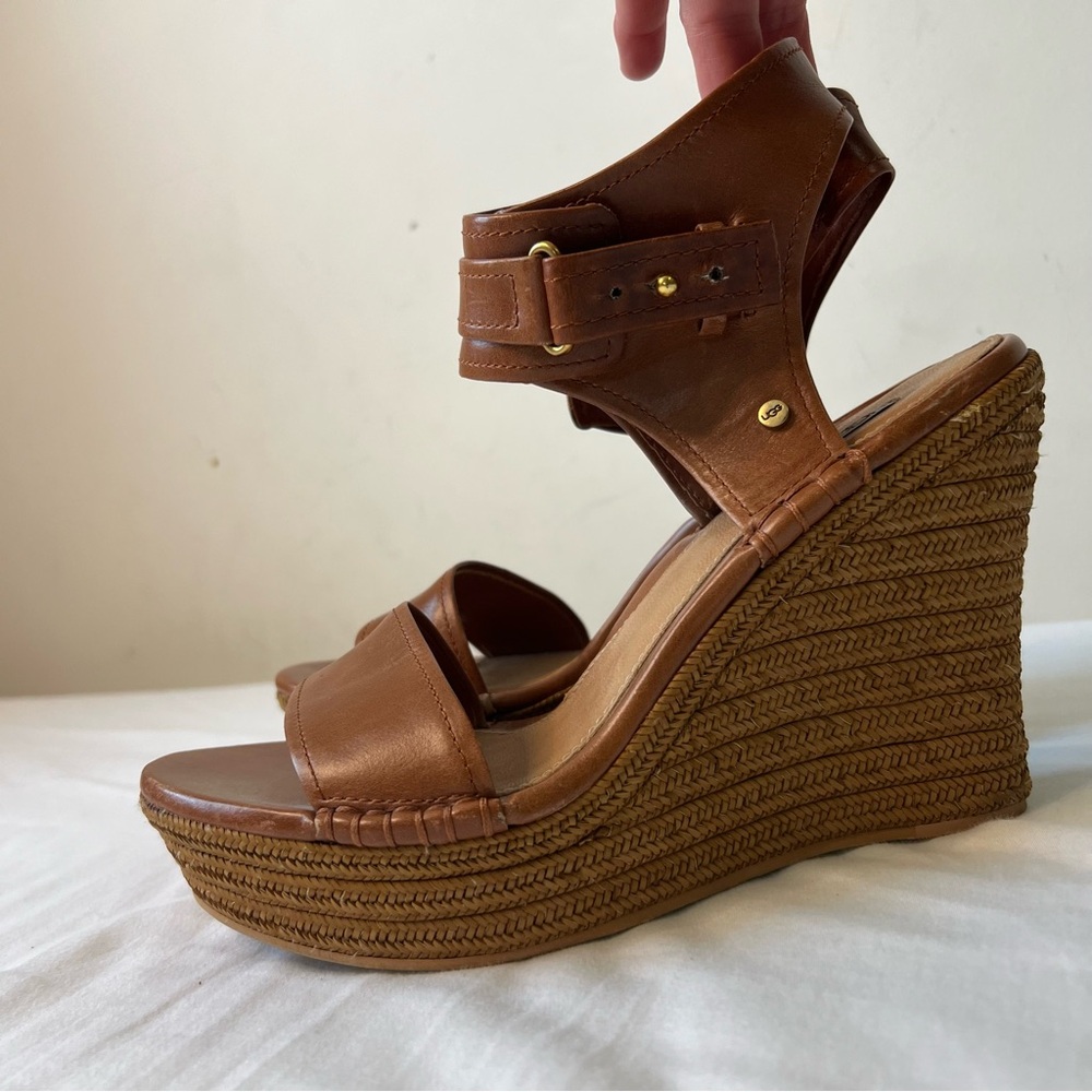 UGG size 9 Maryanne Tan Platform Leather Wedge Sandals - Picture 8 of 8